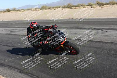 media/Dec-01-2025-Moto Forza (Mon) [[2daa91e15f]]/2-Intermediate Group/Session 4 (Turn 10 Inside)/